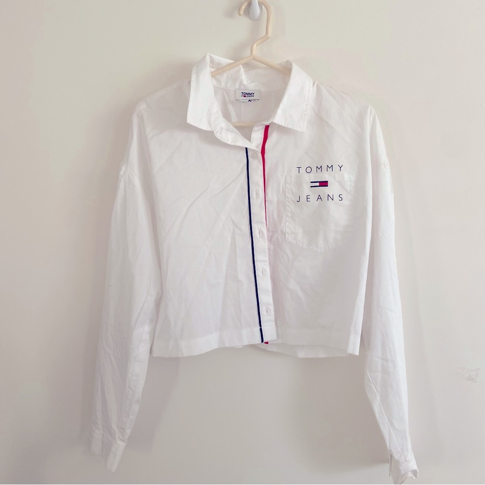 Tommy Jean Women’s White Cropped Button-Down Top